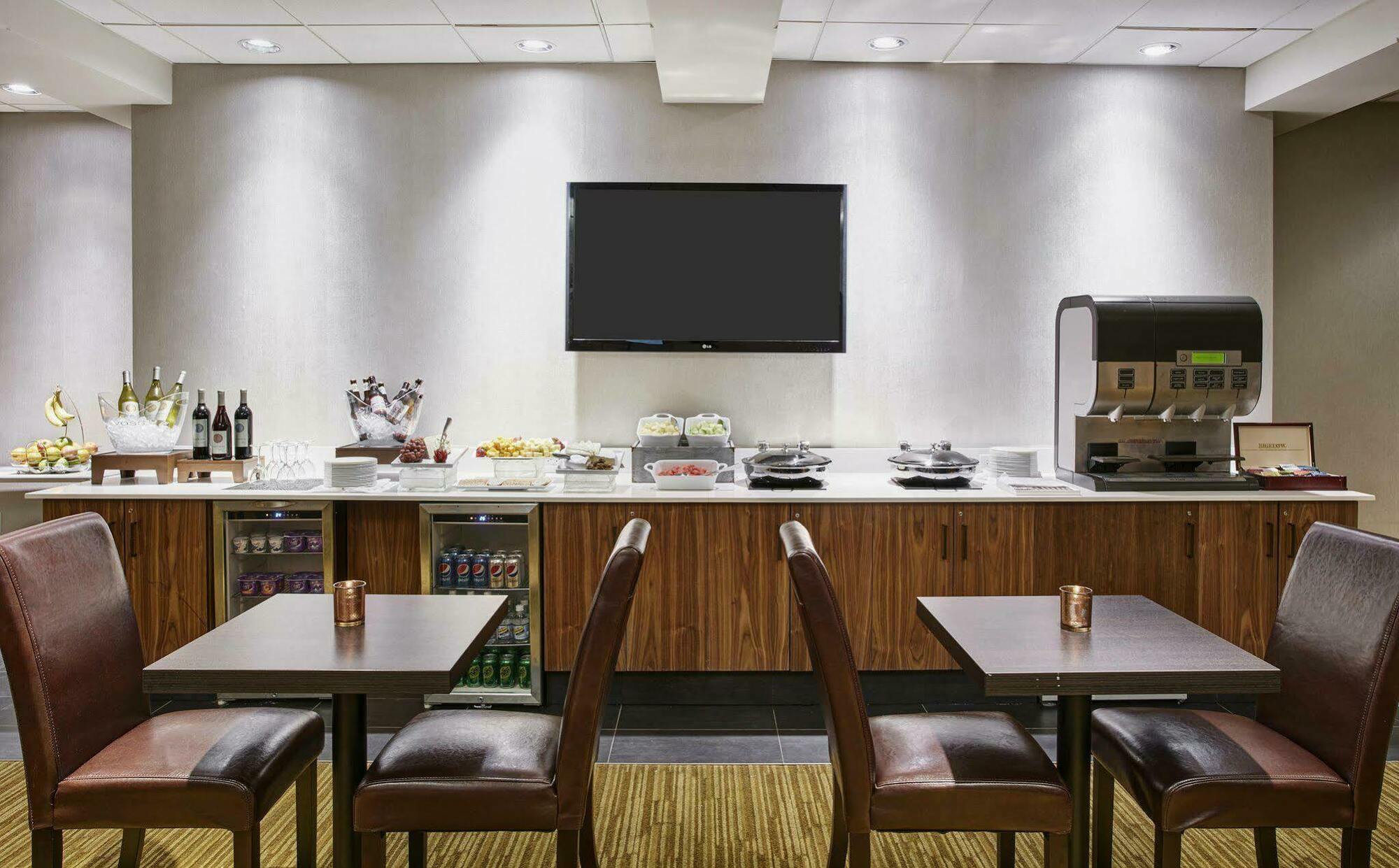 Hilton Westchester Rye Brook Exterior photo