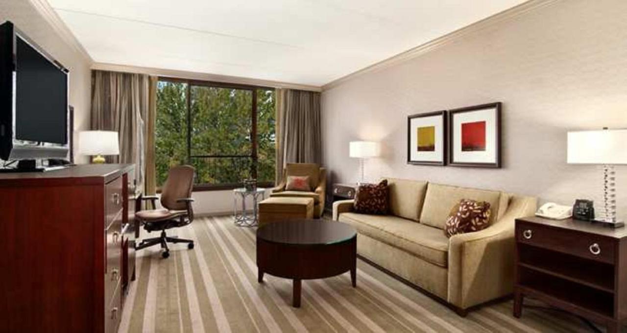 Hilton Westchester Rye Brook Room photo